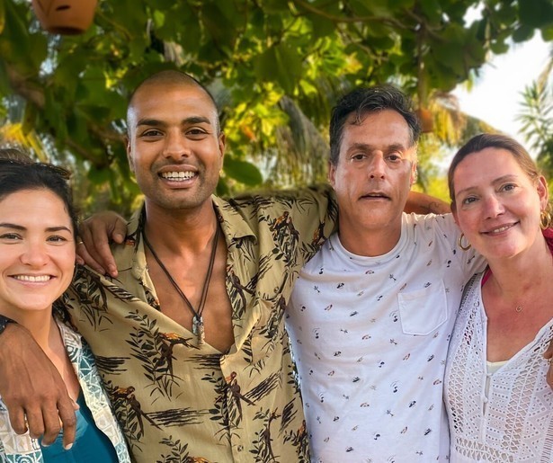 Estée en Taïf gaan op bezoek bij Erik en Brigitte in Ik Vertrek: Even Weg