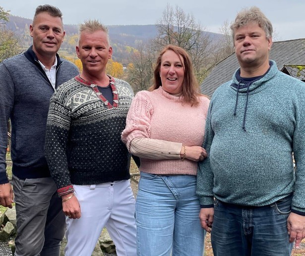 Marc, Walter en dragqueen Charlotte zijn weer even terug in herhaling Ik Vertrek: Even Weg