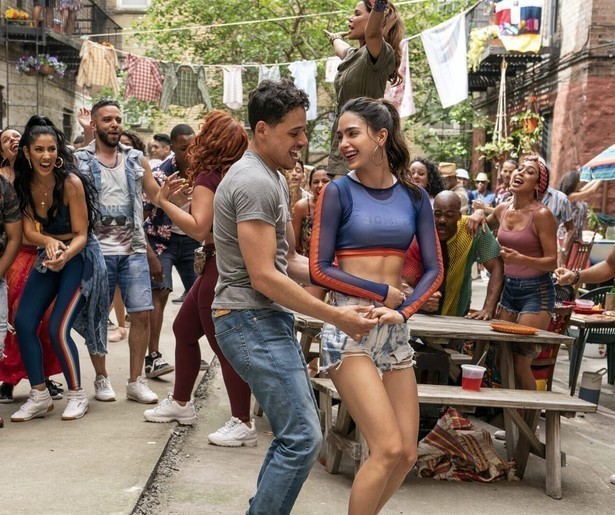  Anthony Ramos en Melissa Barrera swingen erop los in musicalfilm In the Heights