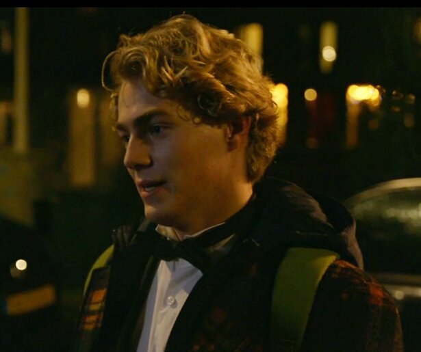 Steef moet een nachtje doorbrengen in de gevangenis in GTST