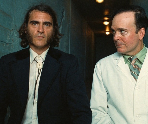 Joaquin Phoenix is een wietrokende privédetective in Inherent Vice