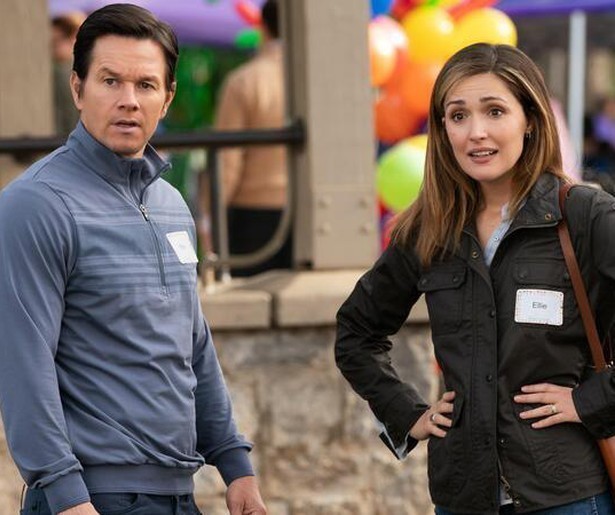 Rose Byrne en Mark Wahlberg als adoptieouders