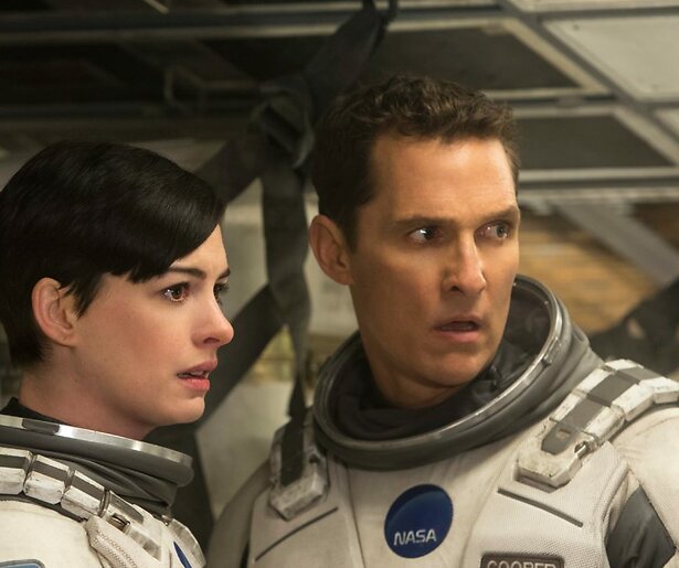 Matthew McConaughey maakt een bijzondere ruimtereis in Interstellar