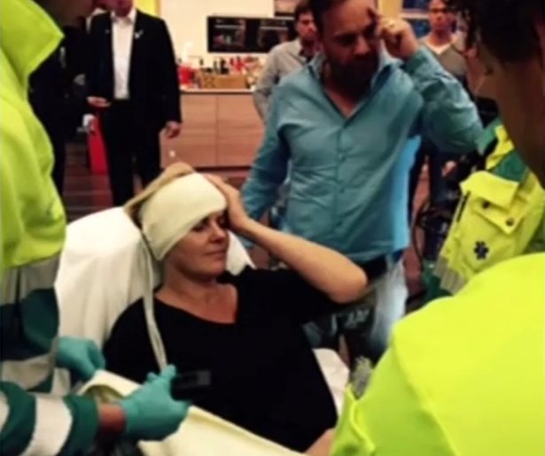 Irene Moors met hoofdwond afgevoerd naar ziekenhuis
