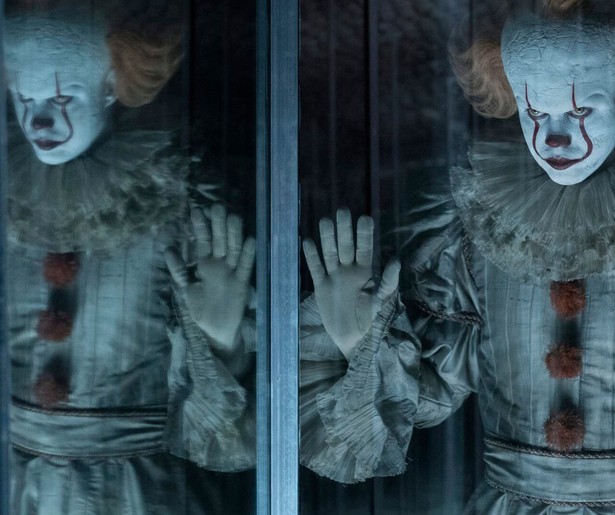 Bill Skarsgård maakt iedereen weer eens het leven zuur in It: Chapter Two