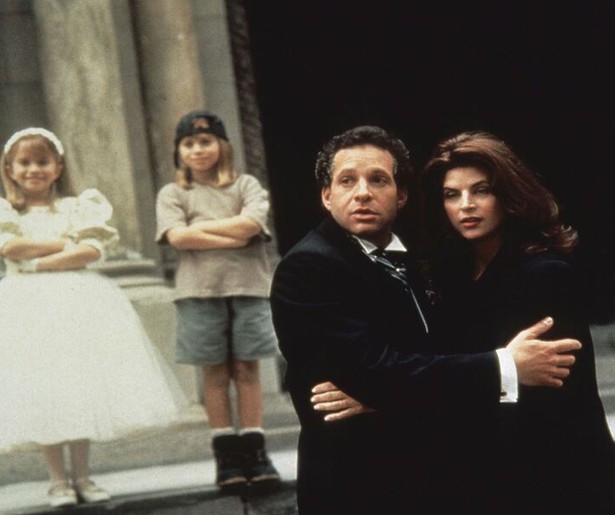 De Olsen Twins voorkomen een bruiloft in It Takes Two