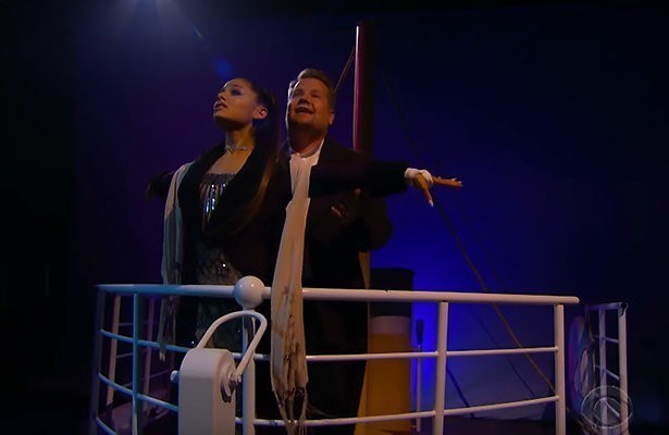 Ariana Grande en James Corden in Titanic-musical