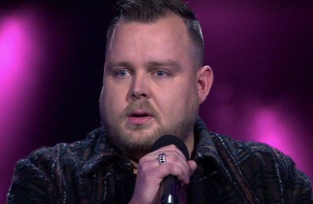 Anouk grijpt in bij optreden Jasper