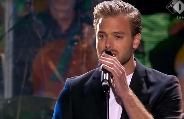 Jim Bakkum zingt Toen Ik Je Zag 