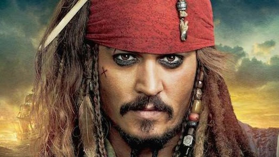 YouTube-hits 2015: Johnny Depp verrast zieke kinderen als Jack Sparrow YouTube-hits 2015: Johnny Depp verrast zieke kinderen als Jack Sparrow