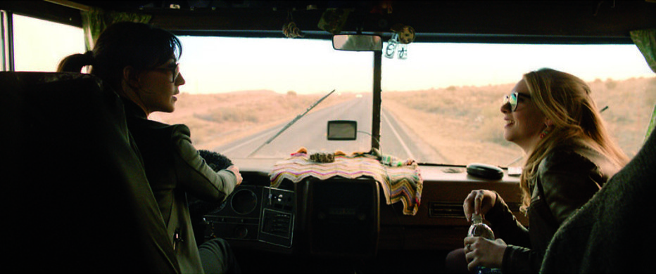 Carice en Jelka van Houten maken een roadtrip Carice en Jelka van Houten maken een roadtrip
