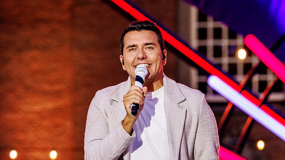 Jan Smit tijdens Muziekfeest op het Plein