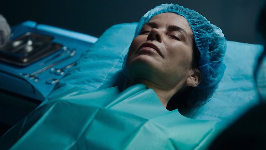 Janine gaat onder het mes