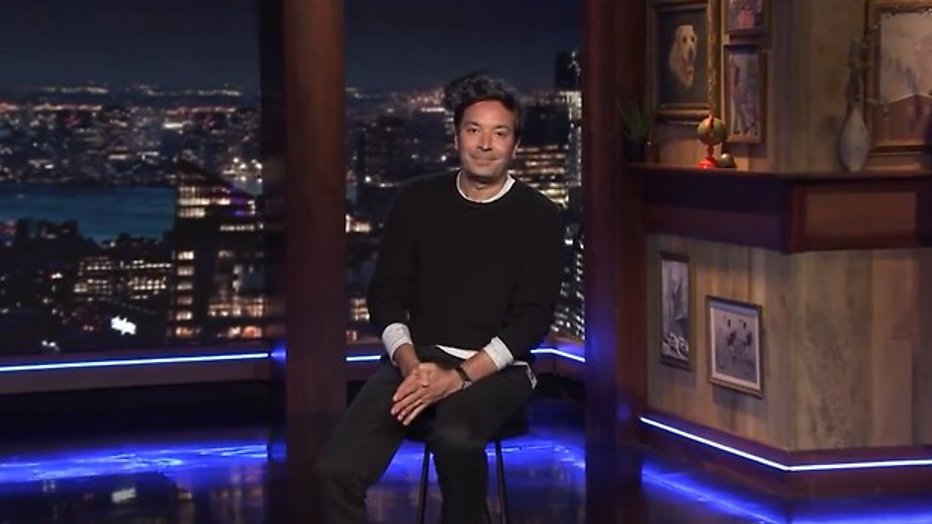 Jimmy Fallon keert ondanks coronacrisis terug naar de studio met Tonight Show Jimmy Fallon keert ondanks coronacrisis terug naar de studio met Tonight Show