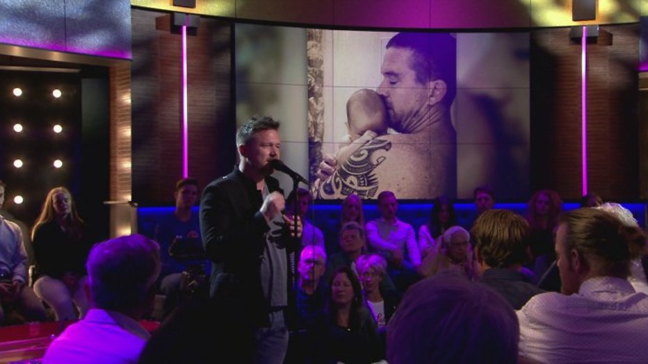 De TV van gisteren: Zingende Johnny de Mol in Pauw trekt 823.000 kijkers De TV van gisteren: Zingende Johnny de Mol in Pauw trekt 823.000 kijkers