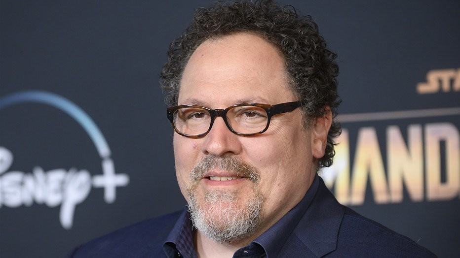 Bedenker Jon Favreau kondigt tweede seizoen The Mandalorian aan Bedenker Jon Favreau kondigt tweede seizoen The Mandalorian aan