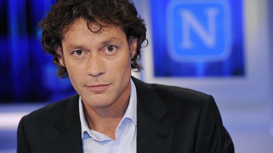 Presentator Joost Karhof (48) overleden Presentator Joost Karhof (48) overleden