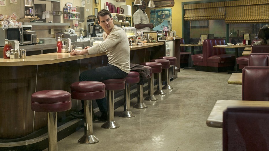 Tom Cruise in Jack Reacher: Never Go Black Tom Cruise in Jack Reacher: Never Go Black