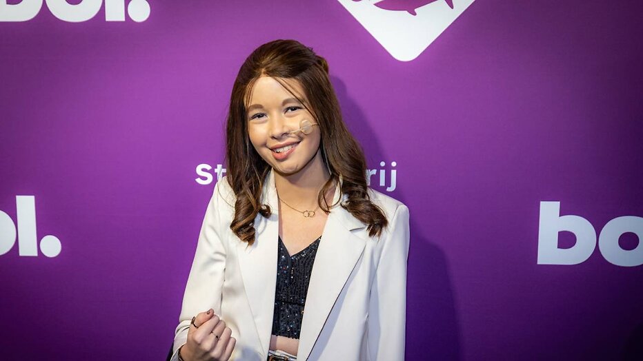 Jade Kops op de rode loper voor de uitreiking van The Best Social Awards 2025. 