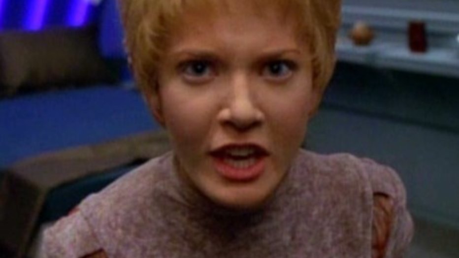 Star Trek-actrice Jennifer Lien in de cel wegens obsceen gedrag Star Trek-actrice Jennifer Lien in de cel wegens obsceen gedrag