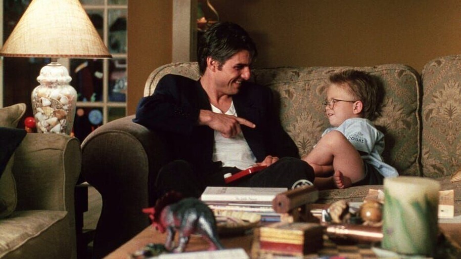 Tom Cruise is completely honest in the American tragicomedy Jerry Maguire