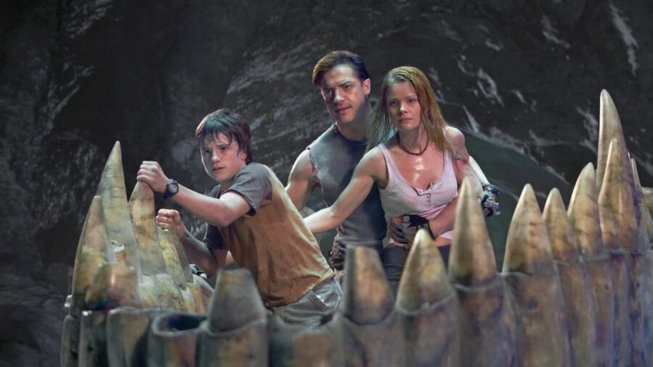 Brendan Fraser, Josh Hutcherson en Anita Briem in Journey to the Center of the Earth