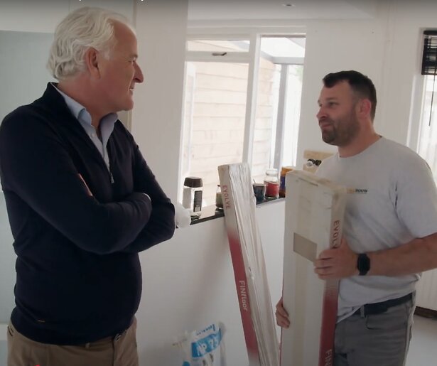 Kopen zonder kijken-aannemer Jack (43) ernstig gewond na motorongeluk