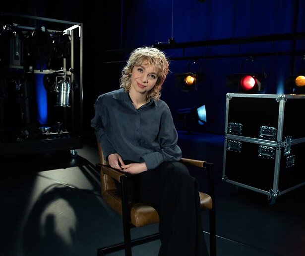 Kijkers moeten nog even wennen aan het Songfestival-commentaar van Jacqueline Govaert