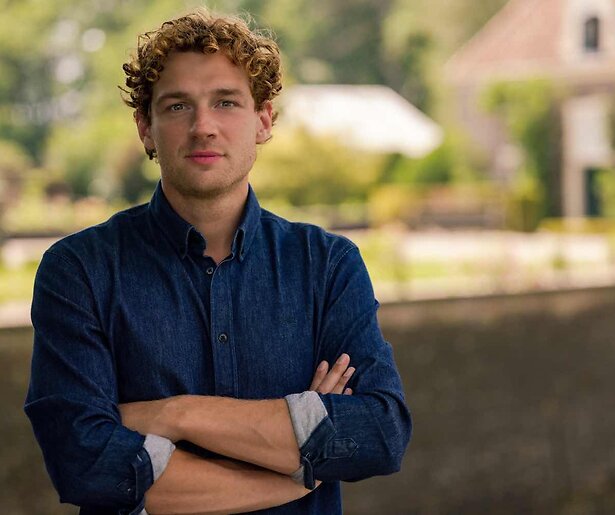 Loopflop You Never Walk Alone verbannen naar de nacht 