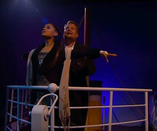 Ariana Grande en James Corden in Titanic-musical