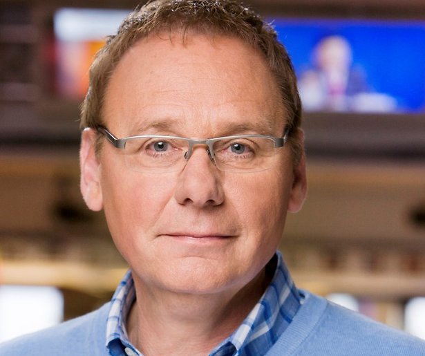 Jan de Hoop valt van de trap