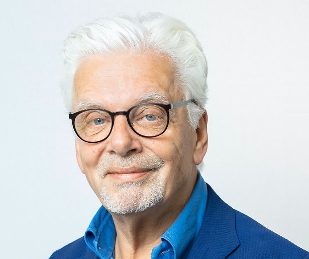 Jan Slagter lacht om WOB-verzoek Shownieuws voor Showcolade