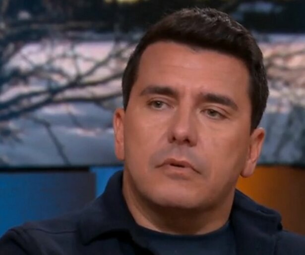 Jan Smit komt lelijk ten val: 'Plat op mijn rug en dat is vastgelegd door een bewakingscamera'