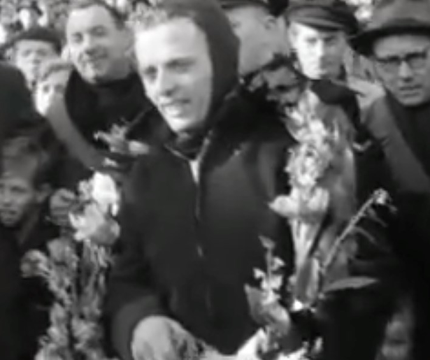 Elfstedentochtwinnaar Jeen van den Berg (86) overleden