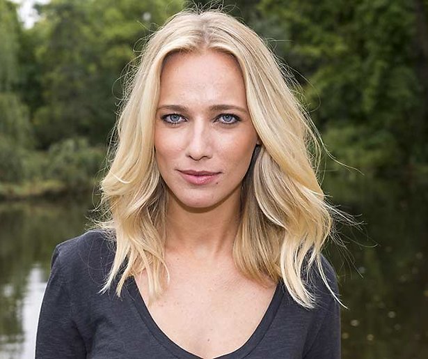 Ook Jennifer Hoffman en Jelka van Houten in Random Shit-serie