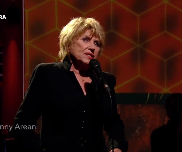 Jenny Arean zingt het indrukwekkende Dit Is Mijn Lijf 