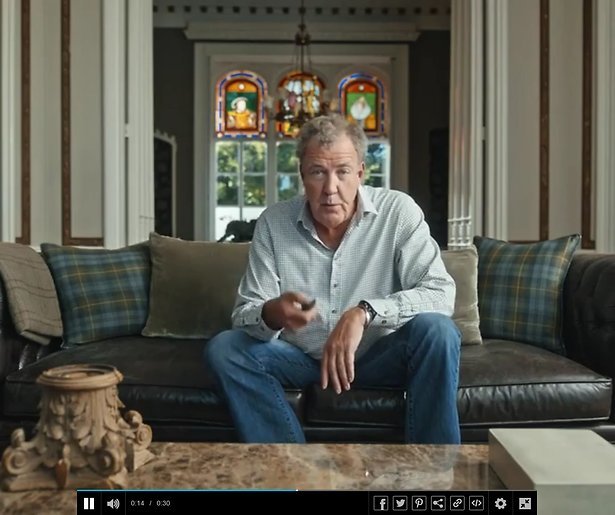 Enorm hoofd Jeremy Clarkson jaagt automobilisten doodsangsten aan