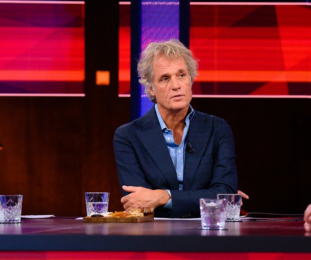 Jeroen Pauw stipt maatschappelijke misstanden aan in Scheefgroei