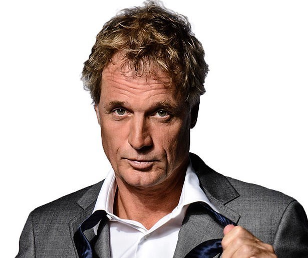 Jeroen Pauw in eigen uitzending verrast met Ere Nipkow 