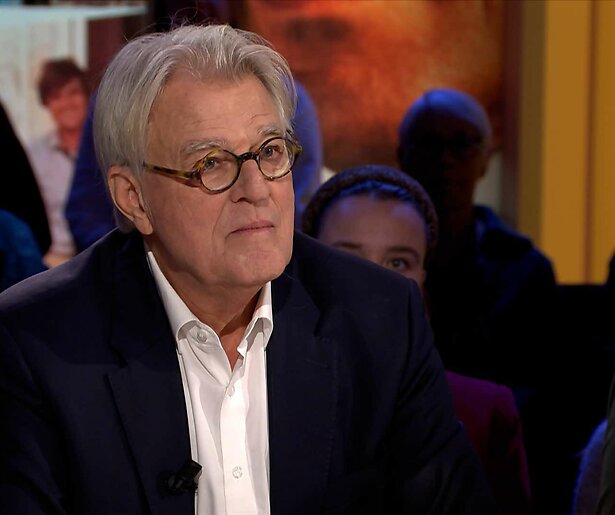 De TV van gisteren: Kijkers waarderen ode aan Jeroen Krabbé in Eva: 'Nog steeds een mooie man'