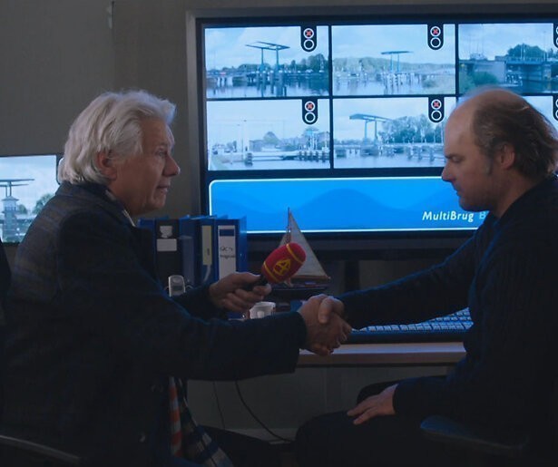 Gisteren in Het Sinterklaasjournaal: alle kinderen moeten helpen om de stoomboot in Nederland te krijgen