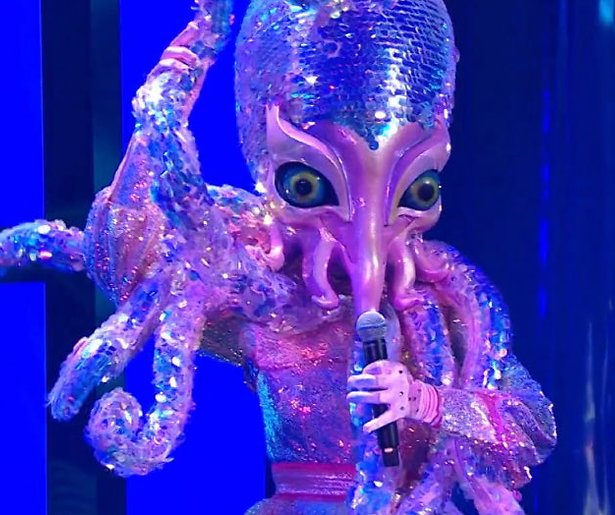 De TV van gisteren: The Masked Singer op eenzame hoogte