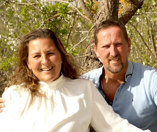 SBS6 deelt allereerste beelden van Jelies & Gnodde: Grote Gezinnen Emigreren