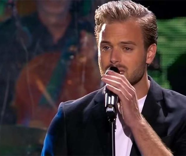 Jim Bakkum zingt Toen Ik Je Zag 