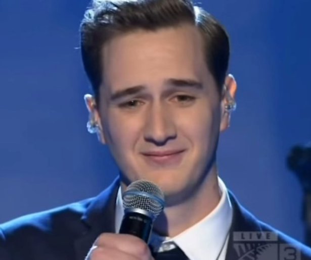 Gepeste X Factor-kandidaat Joe Irvine krijgt steun van wereldsterren