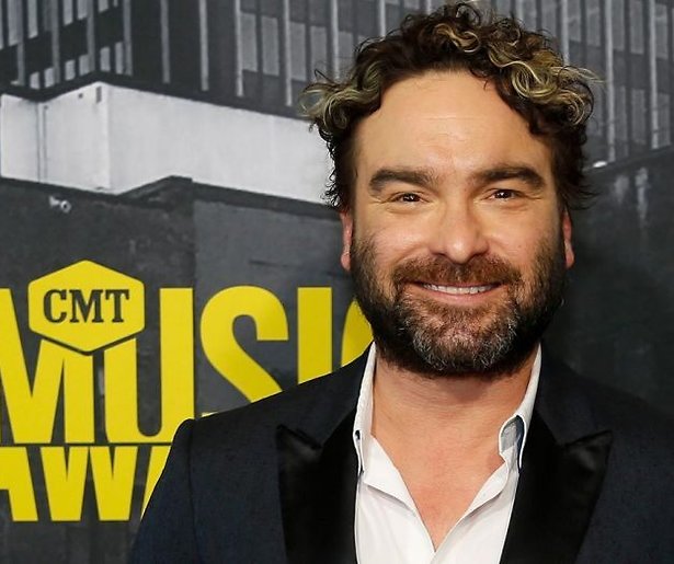 Big Bang-ster Johnny Galecki verwacht eerste kindje