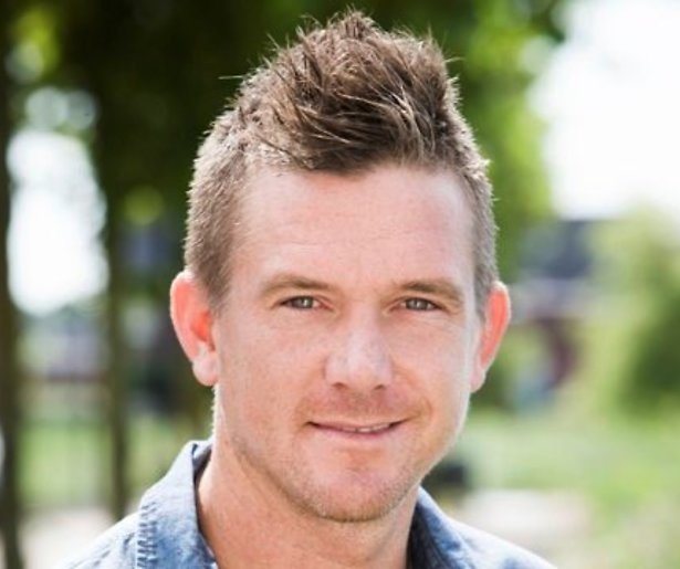 Huwelijk Johnny de Mol en Shima Kaes van de baan