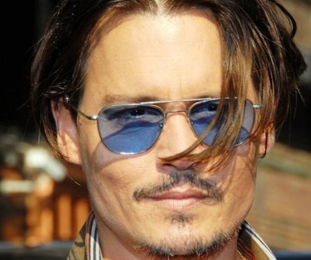 YouTube-hit: stomdronken Johnny Depp geeft bizarre speech