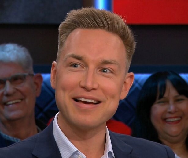 Wie is Jona van Loenen, vaak te zien in Vandaag Inside en Pauw & De Wit?