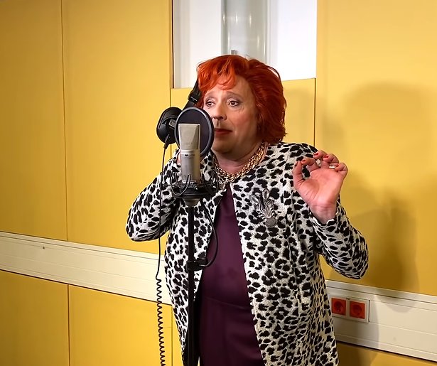 Videosnack: Jopie Parlevliet zingt corona carnavalshit Tebbie nou op je muil?